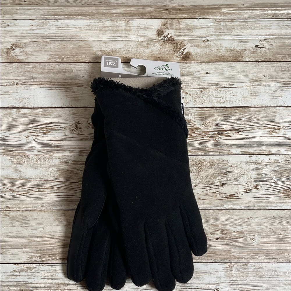 Isotoner Black Women's Gloves Retails $50‎